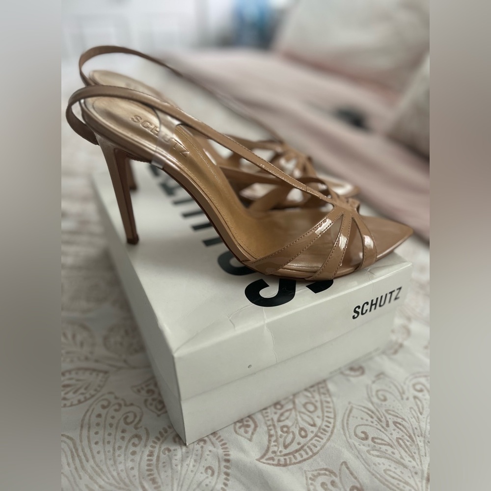 Schutz Verniz Honey Beige Sandals